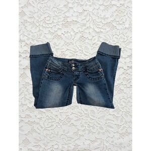 vintage angels low rise cuffed capris with butt pockets